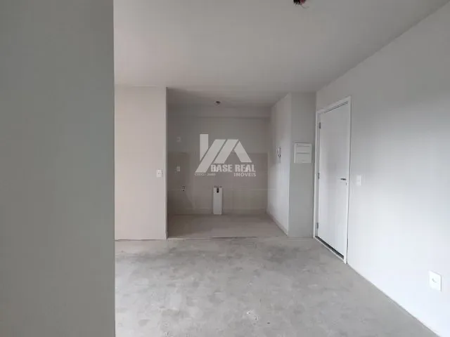 Apartamento 2 quartos e 1 banheiro, à venda, no bairro Uvaranas em Ponta Grossa