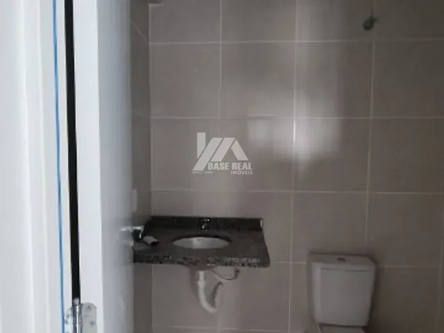 Apartamento 2 quartos e 1 banheiro, à venda, no bairro Uvaranas em Ponta Grossa