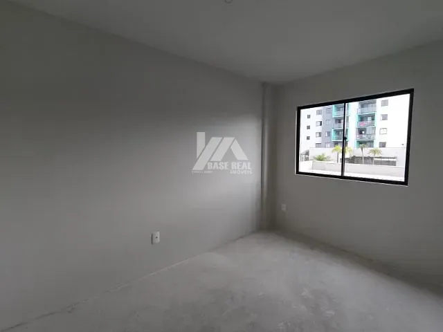 Apartamento 2 quartos e 1 banheiro, à venda, no bairro Uvaranas em Ponta Grossa