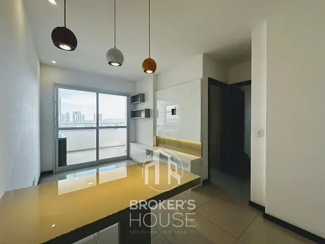 Apartamento 2 quartos e 2 banheiros, à venda, no bairro Praia de Itaparica em Vila Velha