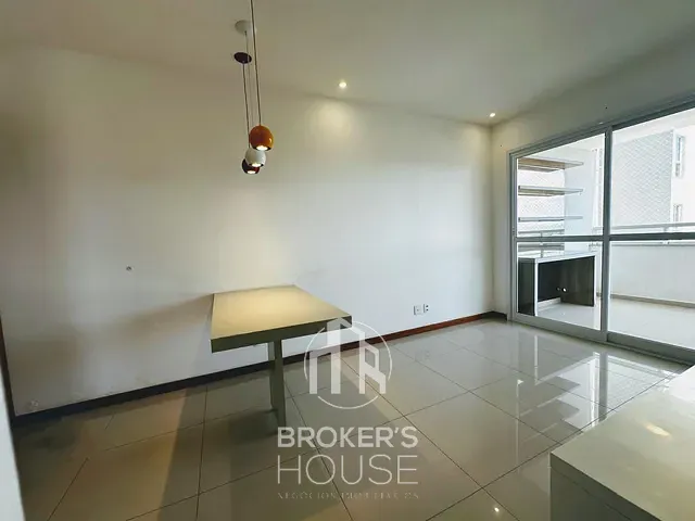 Apartamento 2 quartos e 2 banheiros, à venda, no bairro Praia de Itaparica em Vila Velha