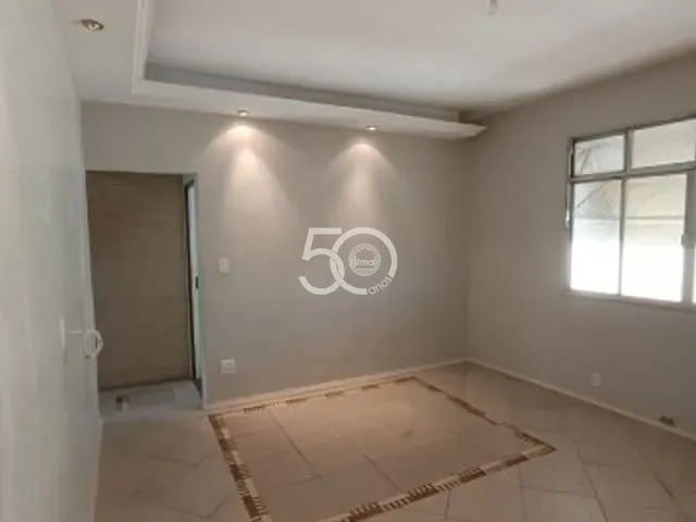 Apartamento com 75m² 2 quartos e 1 banheiro, à venda, no bairro Vila Kosmos em Rio de Janeiro