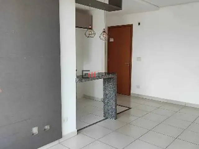 Apartamento 3 quartos e 1 banheiro, à venda, no bairro Champagnat em Londrina