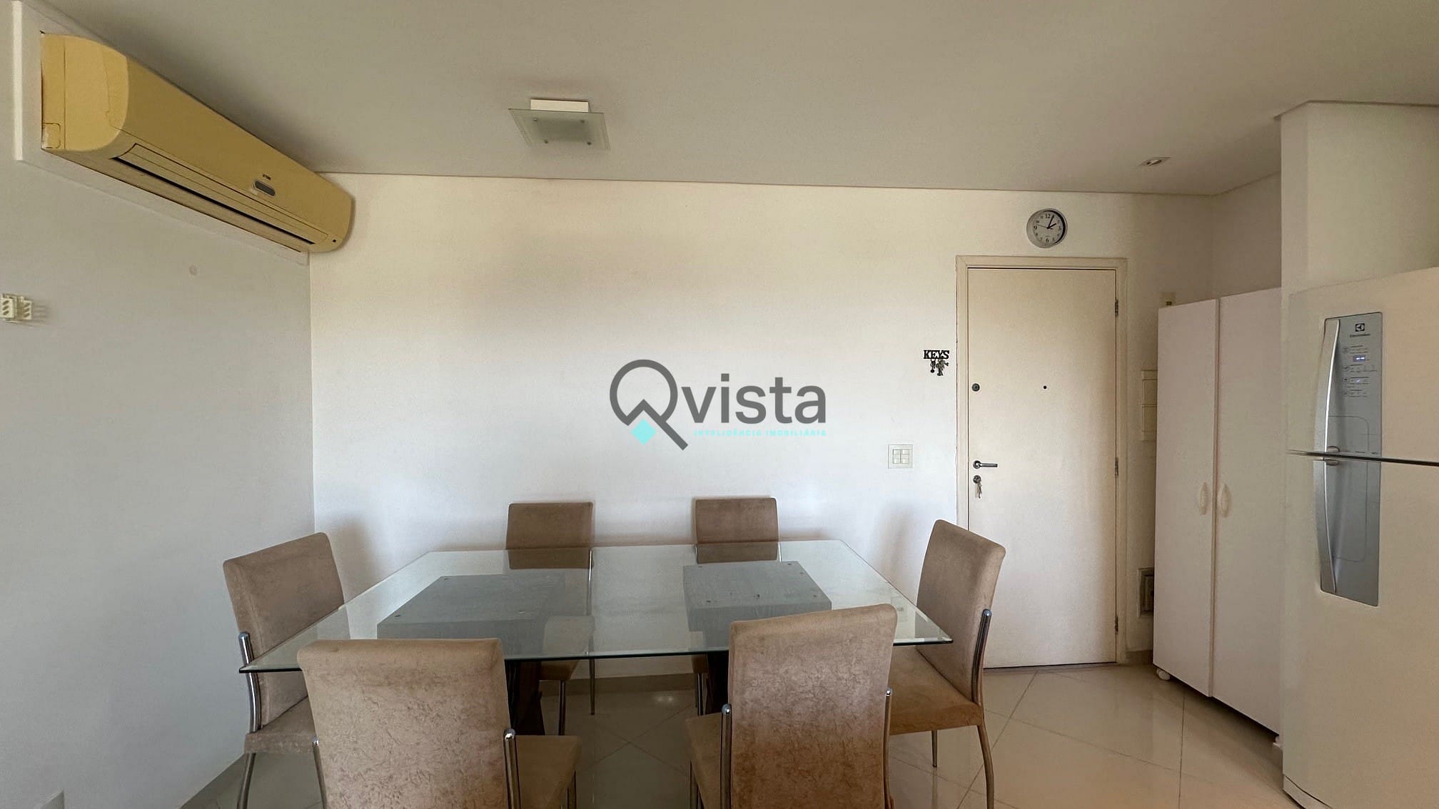 Apartamento à venda com 2 quartos, 75m² - Foto 2