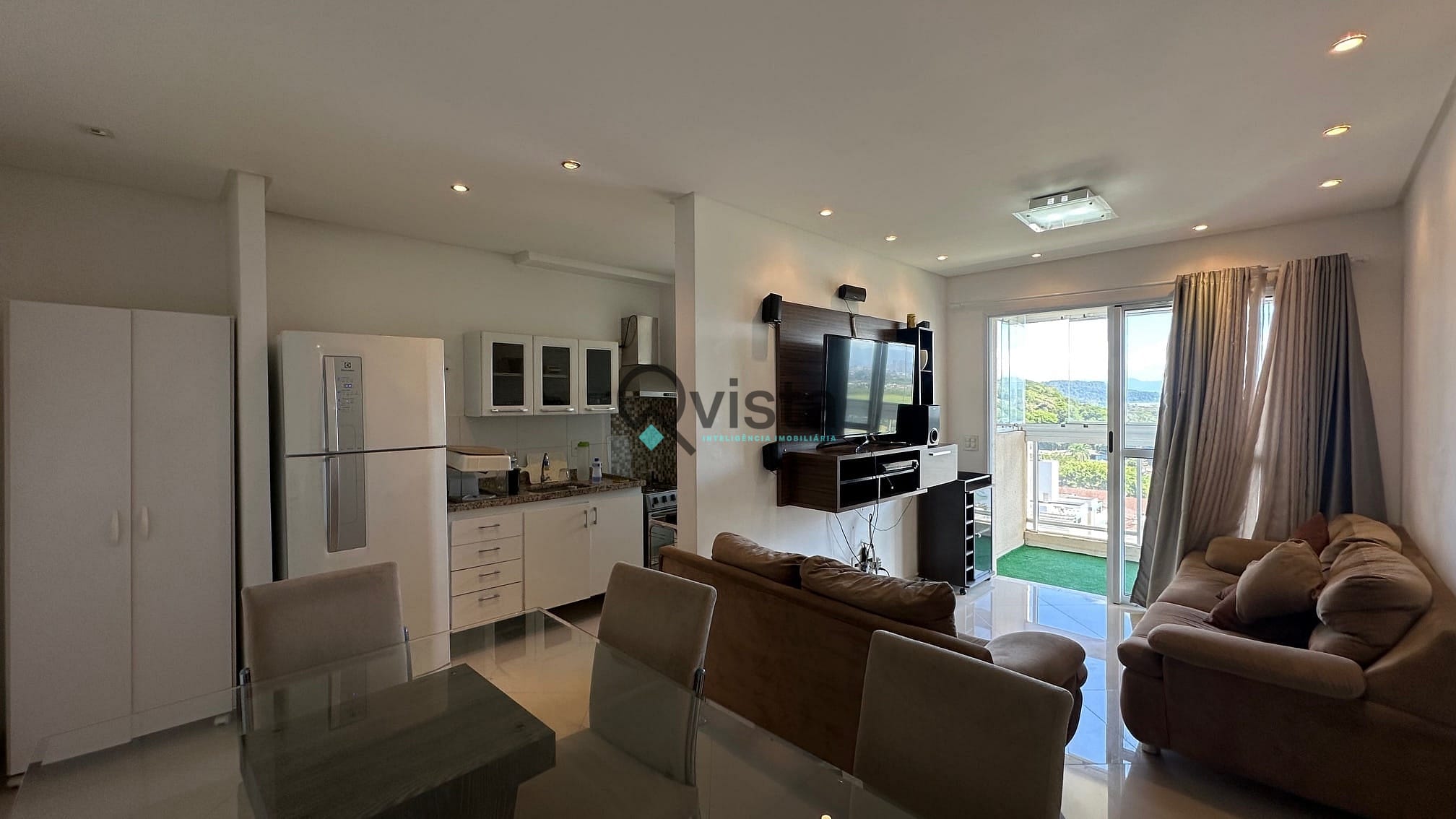Apartamento à venda com 2 quartos, 75m² - Foto 4