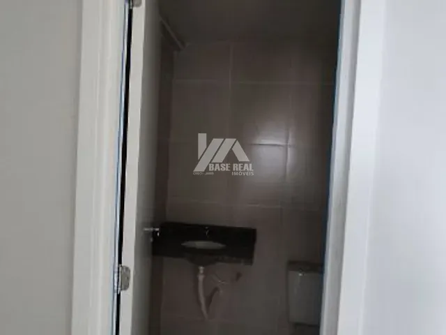 Apartamento 2 quartos e 1 banheiro, à venda, no bairro Uvaranas em Ponta Grossa