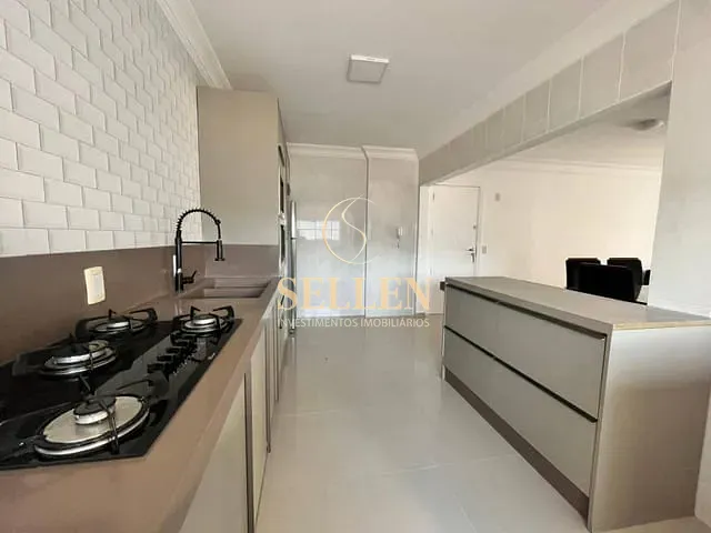 Apartamento 2 quartos e 1 banheiro, para alugar, no bairro Centro em Balneário Camboriú