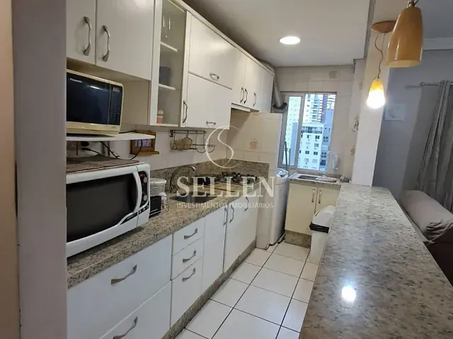 Apartamento 2 quartos e 2 banheiros, para alugar, no bairro Centro em Balneário Camboriú