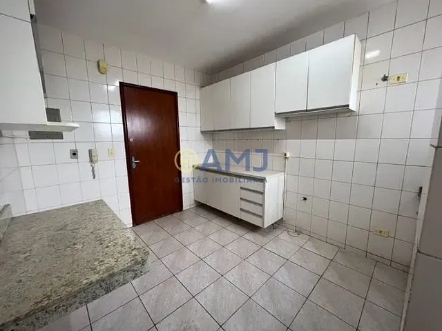 Apartamento 3 quartos e 2 banheiros, para alugar, no bairro Jardim América em Goiânia