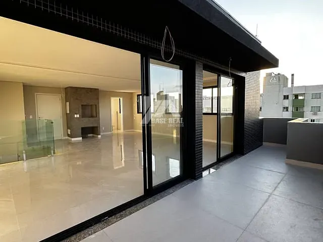 Apartamento com 238m² 3 quartos e 4 banheiros, à venda, no bairro Centro em Guarapuava
