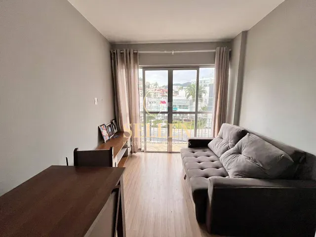 Apartamento 1 quarto e 1 banheiro, à venda, no bairro Pioneiros em Balneário Camboriú