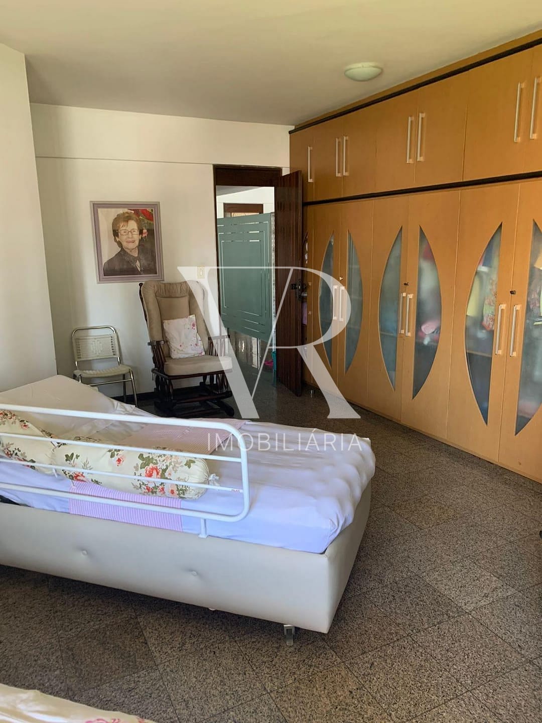 Apartamento à venda com 3 quartos, 158m² - Foto 9