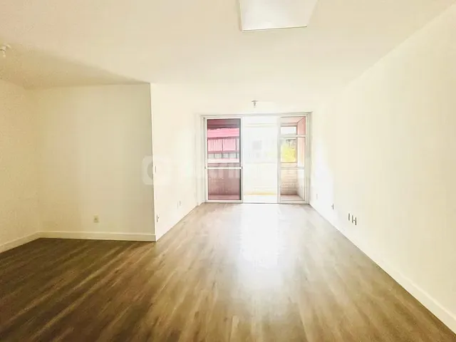 Apartamento 4 quartos e 2 banheiros, à venda, no bairro Recreio dos Bandeirantes em Rio de Janeiro