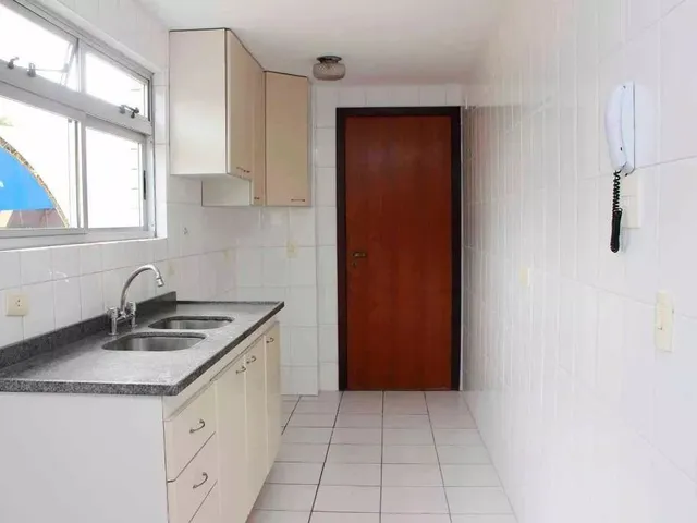 Apartamento 3 quartos e 2 banheiros, para alugar, no bairro Água Verde em Curitiba