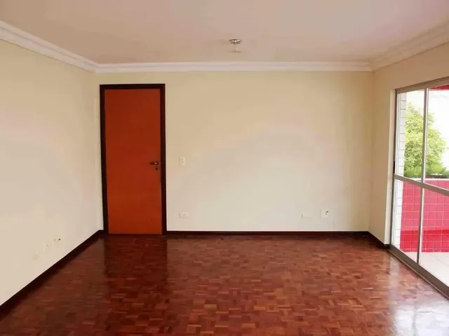 Apartamento 3 quartos e 2 banheiros, para alugar, no bairro Água Verde em Curitiba