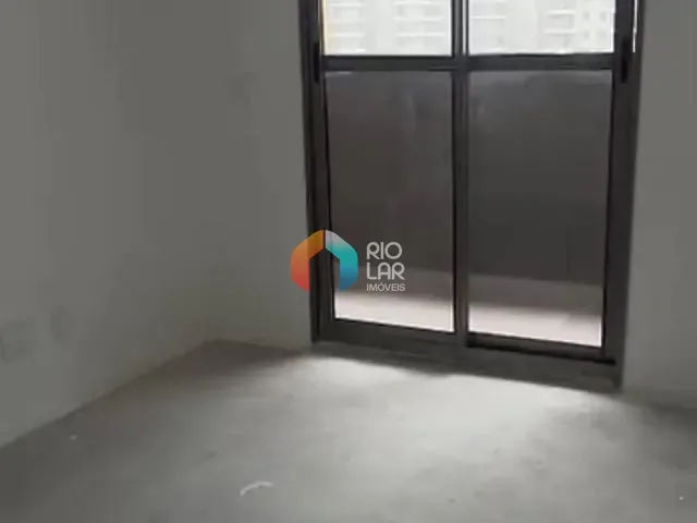 Apartamento com 65m² 2 quartos e 2 banheiros, à venda, no bairro Santo Cristo em Rio de Janeiro