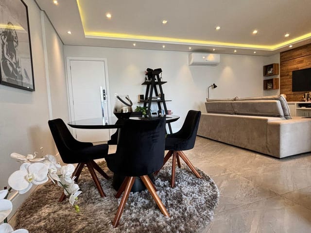 Apartamento com 202m² 3 quartos e 2 banheiros, à venda, no bairro Centro em Ponta Grossa