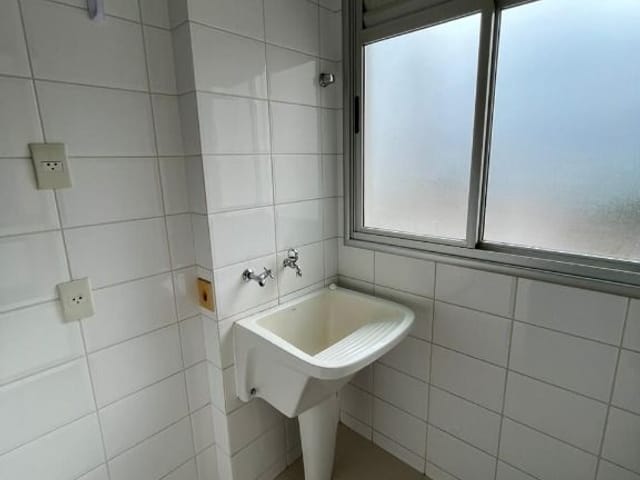 Apartamento com 88m² 3 quartos e 2 banheiros, para alugar, no bairro Bela Suiça em Londrina