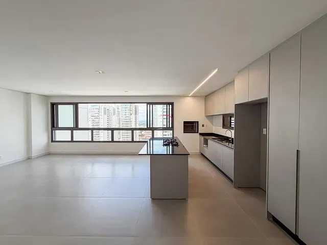 Apartamento com 271m² 3 quartos e 3 banheiros, à venda, no bairro Gleba Fazenda Palhano em Londrina