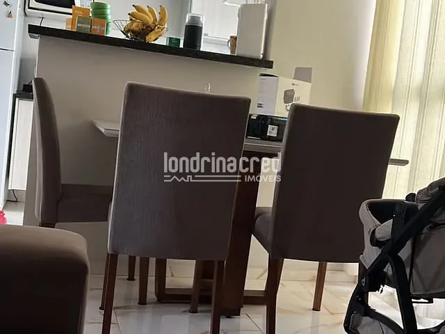 Apartamento 2 quartos e 1 banheiro, à venda, no bairro Chácara Manella em Cambé