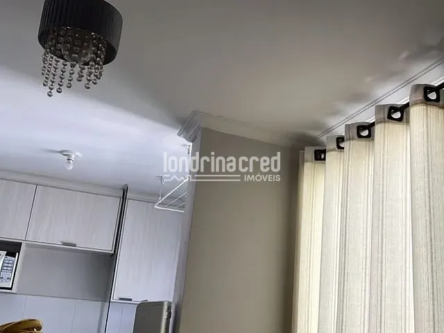 Apartamento 2 quartos e 1 banheiro, à venda, no bairro Chácara Manella em Cambé
