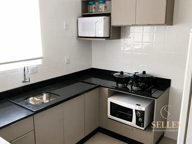 Apartamento 2 quartos e 1 banheiro, para alugar, no bairro Centro em Balneário Camboriú
