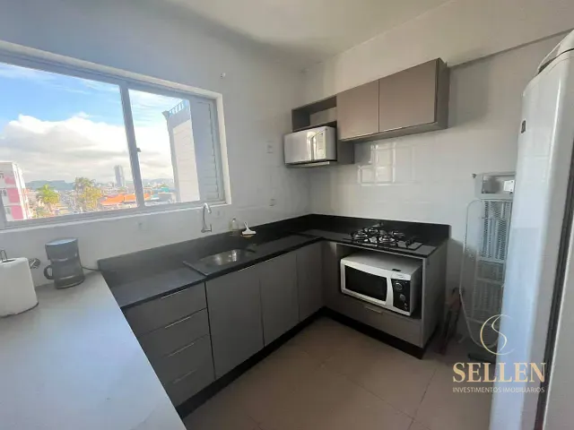 Apartamento 2 quartos e 1 banheiro, para alugar, no bairro Centro em Balneário Camboriú