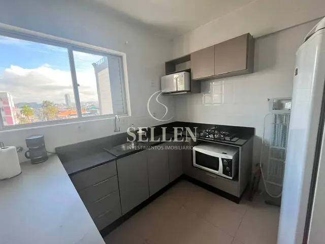 Apartamento 2 quartos e 1 banheiro, para alugar, no bairro Centro em Balneário Camboriú