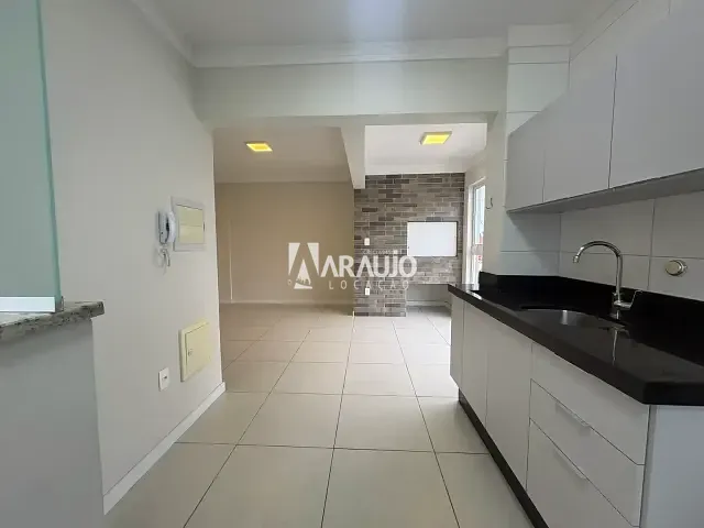 Apartamento 2 quartos e 1 banheiro, para alugar, no bairro Centro em Navegantes