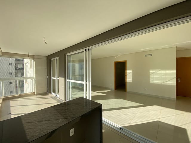 Apartamento com 229m² 3 quartos e 3 banheiros, à venda, no bairro Gleba Palhano em Londrina