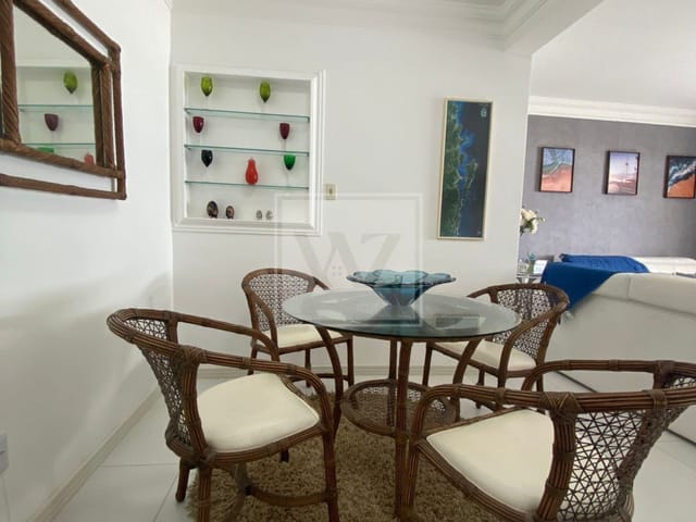 Apartamento com 270m² 4 quartos e 5 banheiros, à venda, no bairro Meia Praia em Itapema