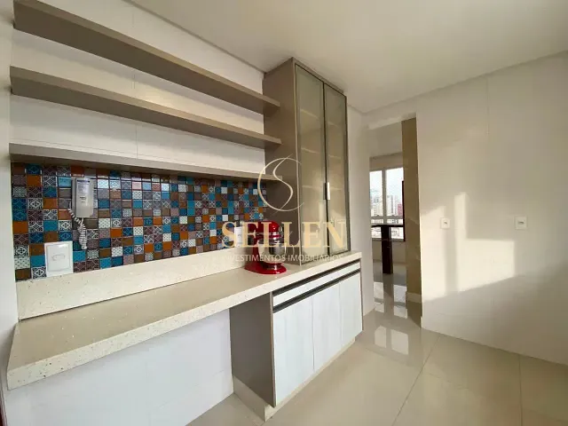 Apartamento 3 quartos e 4 banheiros, para alugar, no bairro Centro em Balneário Camboriú