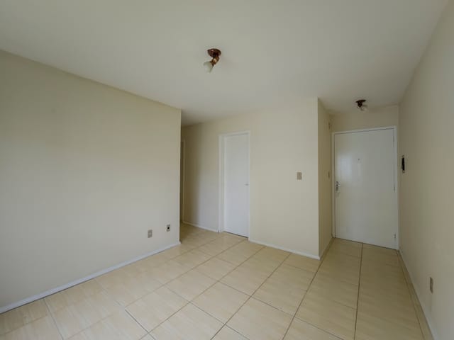 Apartamento com 70m² 3 quartos e 1 banheiro, à venda, no bairro Centro em Pelotas