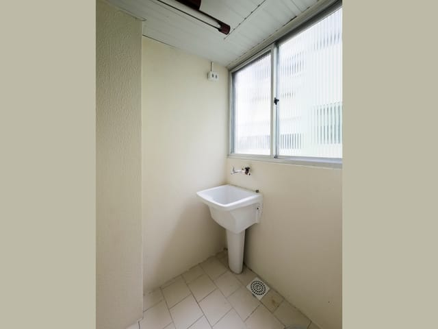 Apartamento com 70m² 3 quartos e 1 banheiro, à venda, no bairro Centro em Pelotas