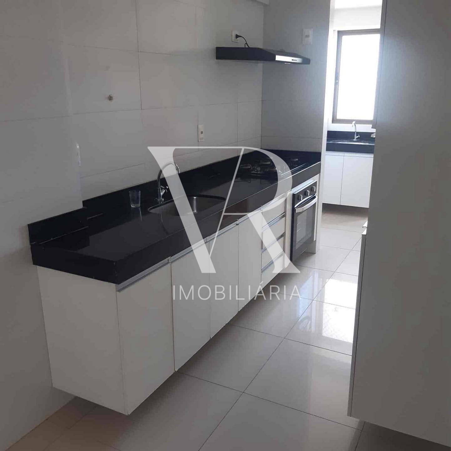 Apartamento para alugar com 3 quartos, 110m² - Foto 12