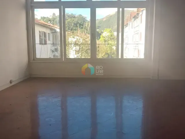 Apartamento com 97m² 2 quartos e 2 banheiros, à venda, no bairro Centro em Petrópolis