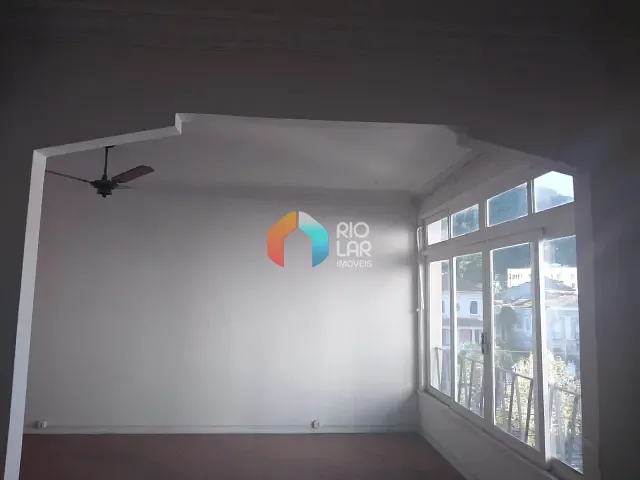 Apartamento com 97m² 2 quartos e 2 banheiros, à venda, no bairro Centro em Petrópolis