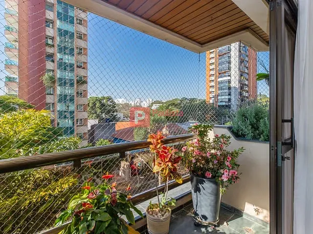 Apartamento à venda, no bairro Moema em São Paulo