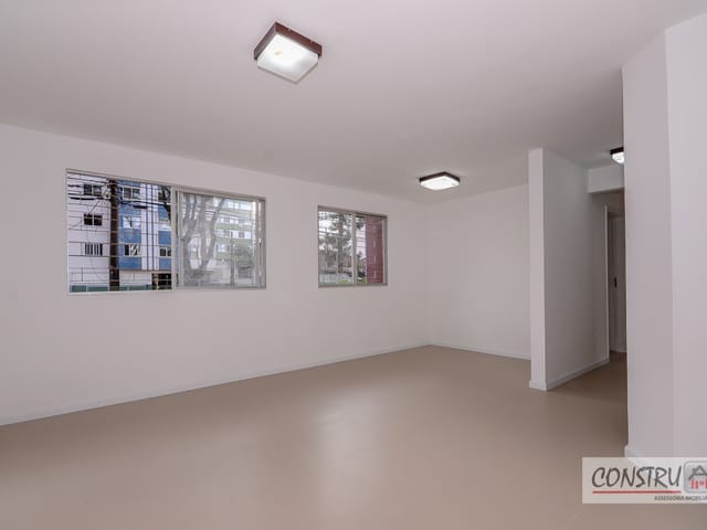 Apartamento 2 quartos e 2 banheiros, para alugar, no bairro Água Verde em Curitiba