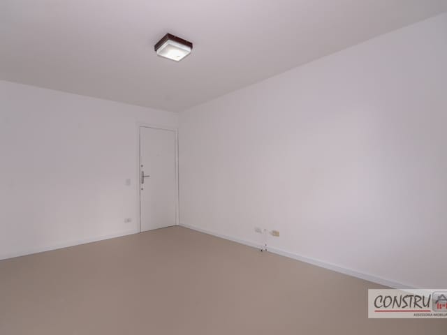 Apartamento 2 quartos e 2 banheiros, para alugar, no bairro Água Verde em Curitiba