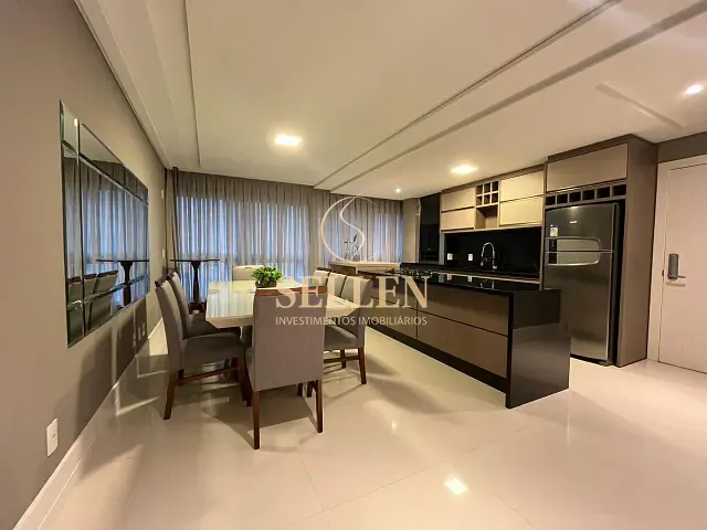 Apartamento com 201m² 3 quartos e 4 banheiros, à venda, no bairro Pioneiros em Balneário Camboriú