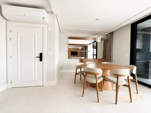 Apartamento 4 quartos e 3 banheiros, para alugar, no bairro Centro em Balneário Camboriú