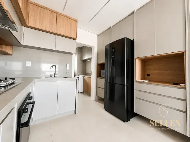 Apartamento 4 quartos e 3 banheiros, para alugar, no bairro Centro em Balneário Camboriú