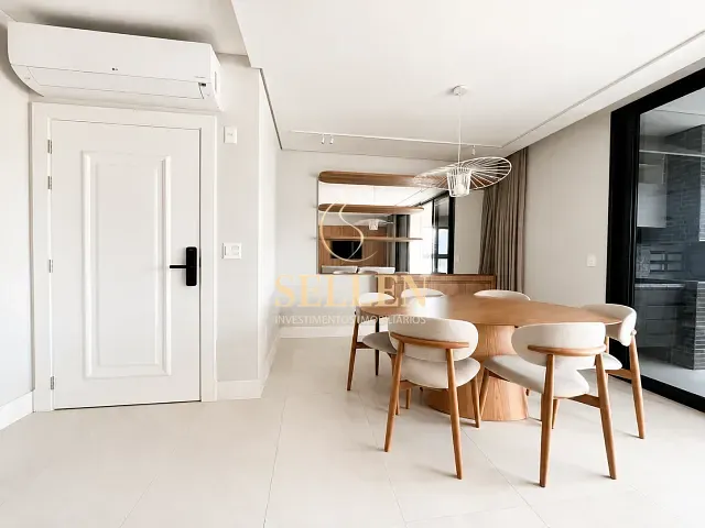Apartamento 4 quartos e 3 banheiros, para alugar, no bairro Centro em Balneário Camboriú