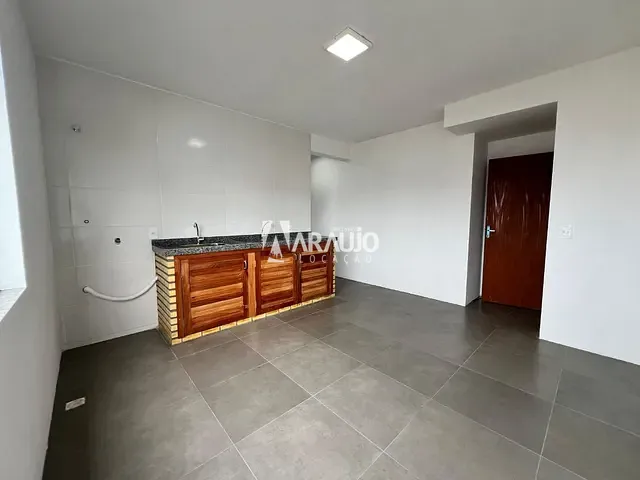 Apartamento 1 quarto e 1 banheiro, para alugar, no bairro Centro em Navegantes