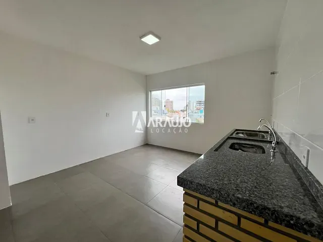 Apartamento 1 quarto e 1 banheiro, para alugar, no bairro Centro em Navegantes
