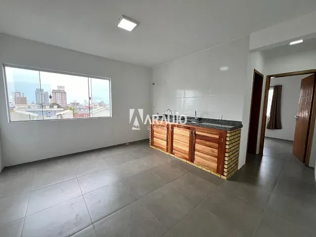 Apartamento 1 quarto e 1 banheiro, para alugar, no bairro Centro em Navegantes
