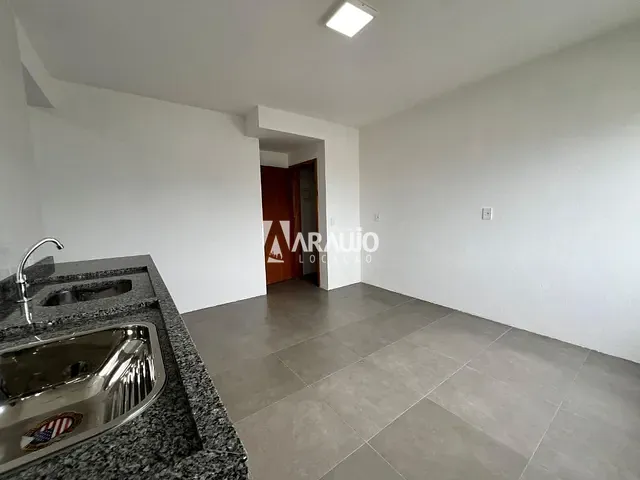 Apartamento 1 quarto e 1 banheiro, para alugar, no bairro Centro em Navegantes