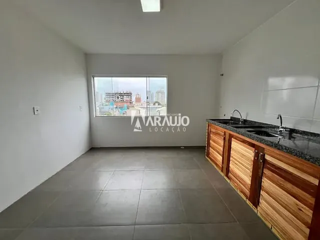 Apartamento 1 quarto e 1 banheiro, para alugar, no bairro Centro em Navegantes