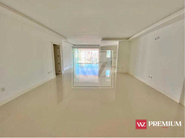 Apartamento com 244m² 4 quartos e 5 banheiros, à venda, no bairro Centro em Itapema